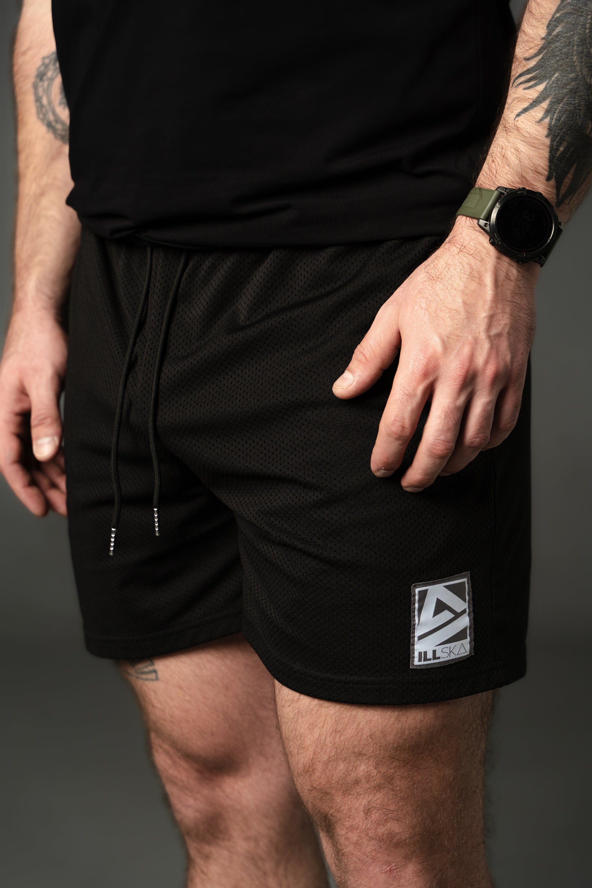 ESSENTIAL MESH 5" SHORTS