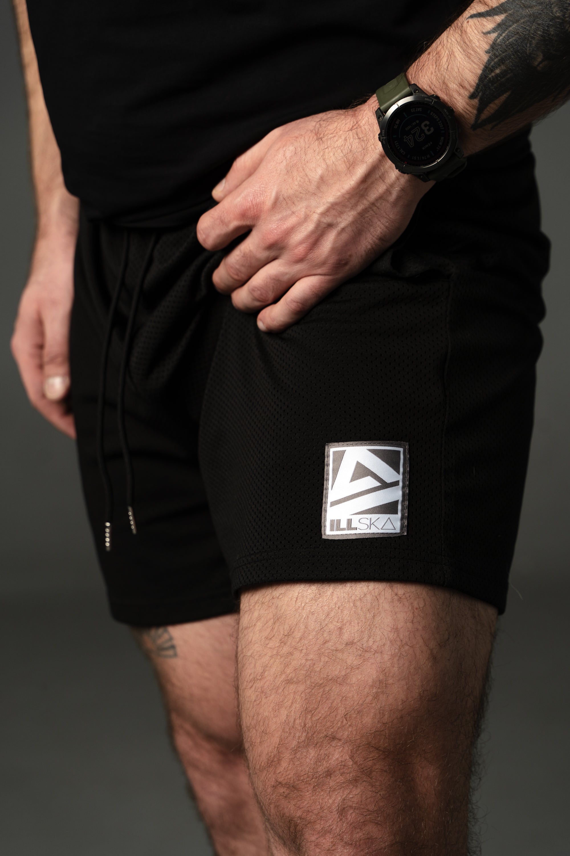 ESSENTIAL MESH 5" SHORTS